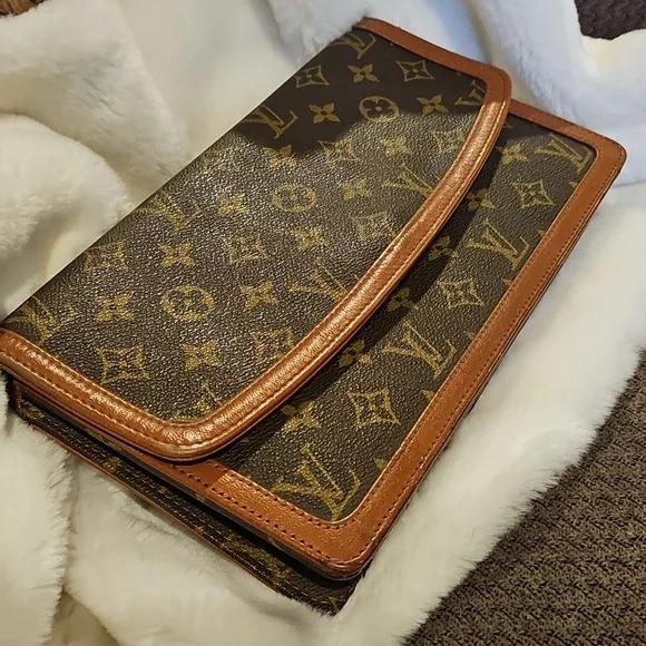 Louis Vuitton Dame Pochette GM